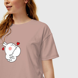 Футболка оверсайз женская Мультяшный кролик укусил для пары, цвет: пыльно-розовый — фото 2