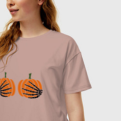 Футболка оверсайз женская Хэллоуин Тыквы на груди, цвет: пыльно-розовый — фото 2