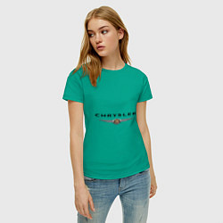 Футболка хлопковая женская Chrysler logo цвета зеленый — фото 2