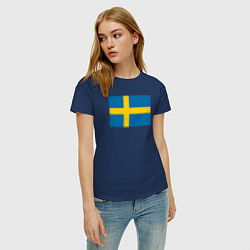 Футболка хлопковая женская Швеция Флаг Швеции, цвет: тёмно-синий — фото 2