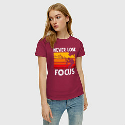 Футболка хлопковая женская Never lose focus, цвет: маджента — фото 2
