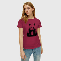 Футболка хлопковая женская Грустная панда сидит, цвет: маджента — фото 2