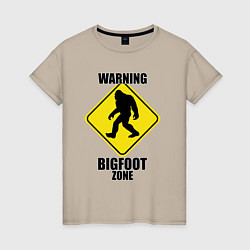 Футболка хлопковая женская Предупреждающий знак Bigfoot zone, цвет: миндальный