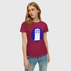 Футболка хлопковая женская Blue tardis, цвет: маджента — фото 2