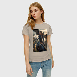 Футболка хлопковая женская Королеву преследует дракон, цвет: миндальный — фото 2