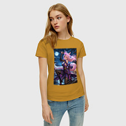 Футболка хлопковая женская Лисица с катаной на фоне Луны, цвет: горчичный — фото 2