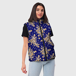 Женский жилет Золотые снежинки на синем шелке, цвет: 3D-красный — фото 2