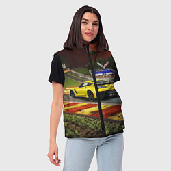 Женский жилет Chevrolet Corvette на гоночной трассе, цвет: 3D-черный — фото 2